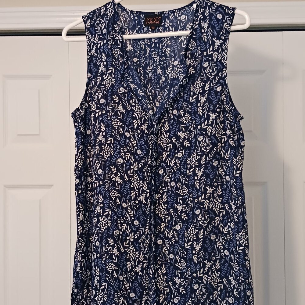 #400 3/$18 - MOD Lusive Blue/White Tank Top Size M